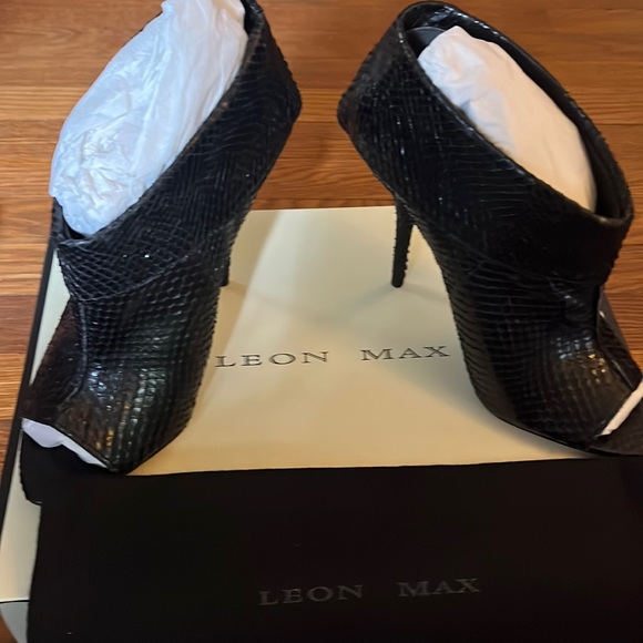 Leon Max Black Stiletto Open Toe Booties. Brand new in box and never worn. - Picture 1 of 5